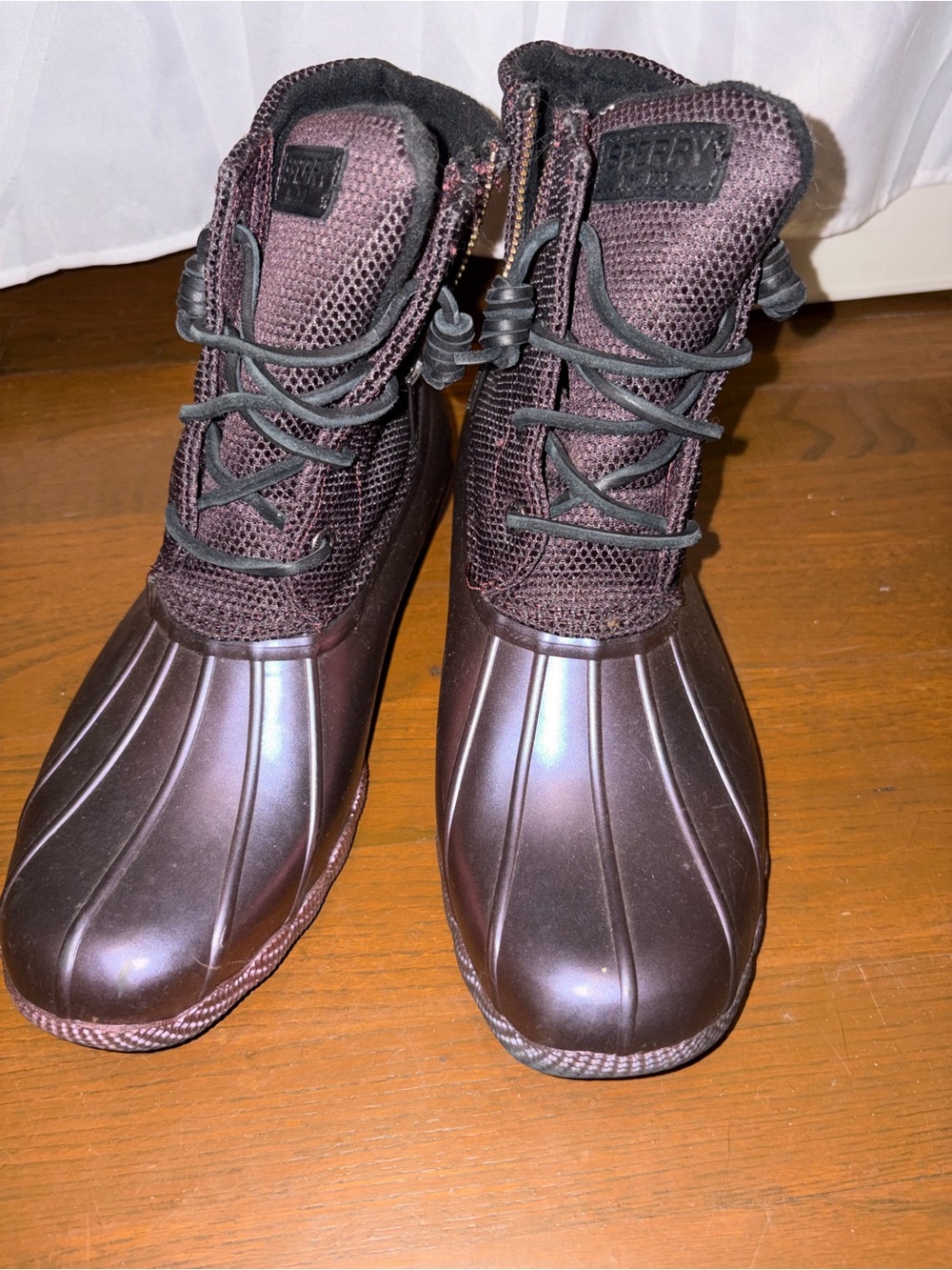 Sperry Women's Lace-Up Waterproof Boots in Plum/Black